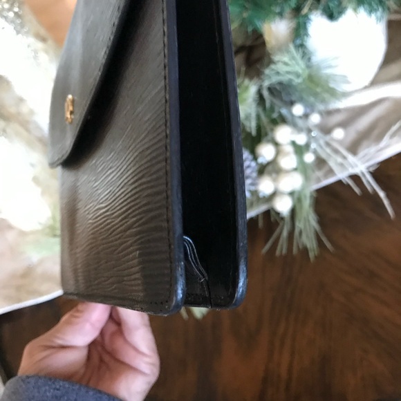 Beautiful Louis Vuitton Vintage Black Epi Montaigne 27 Clutch - Picture 17 of 17
